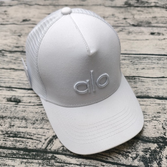 ALO Yoga District Trucker Hat - Picture 1 of 5